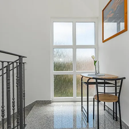 Gorgeous In With Wifi Apartman