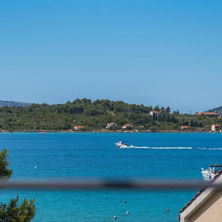 Beautiful In With House Sea View *